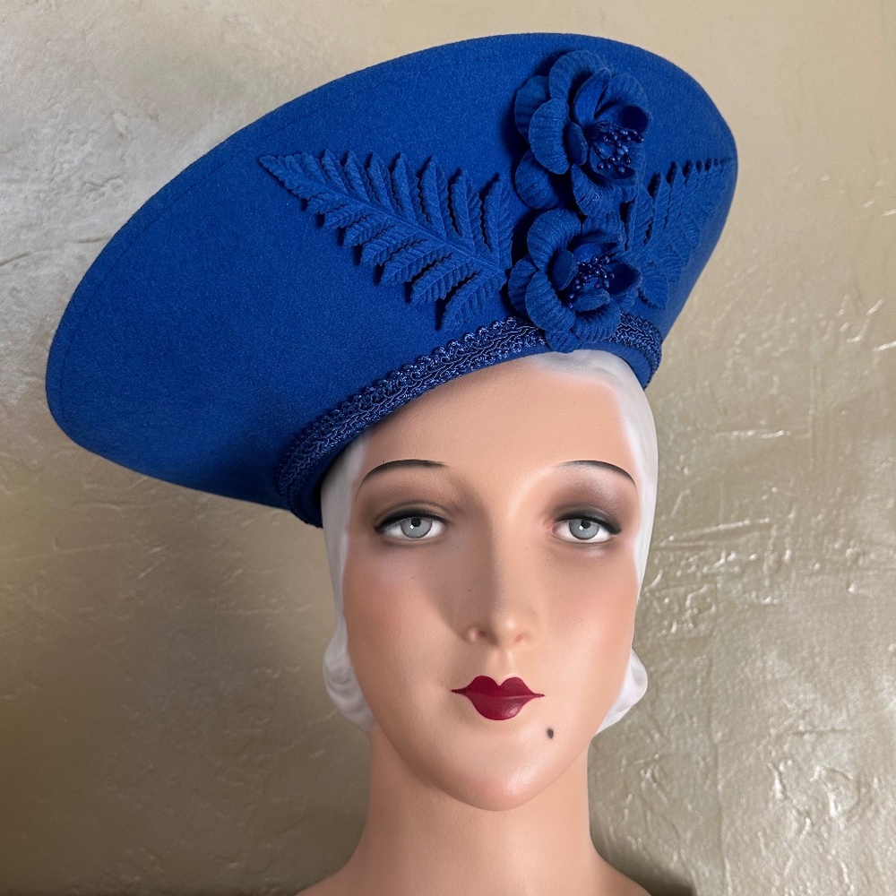 SOPHISTICATED 1970s' ROYAL BLUE HAT WITH WIDE UPTURNED BRIM + FELT "FLOWERS"